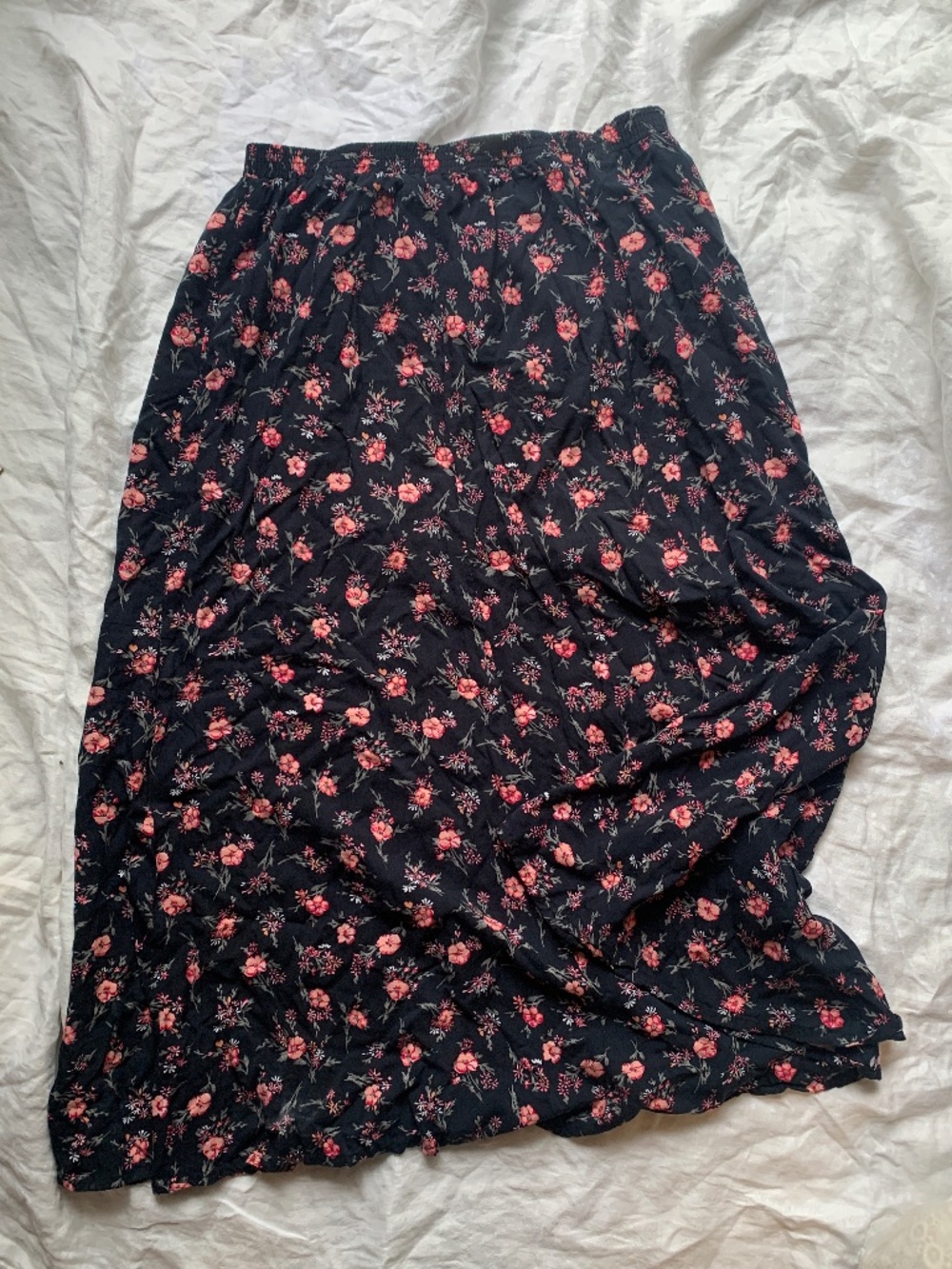 Cottage core feminine black and pink rayon a-line elastic waist midi skirt, SZ M